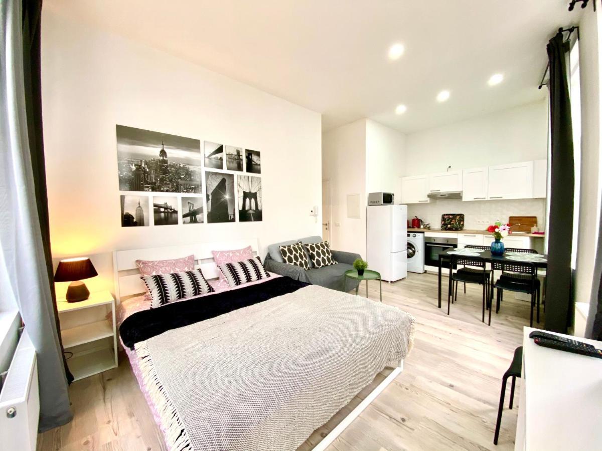Bonjour Apartments Сentre 3 Antwerp Exterior photo